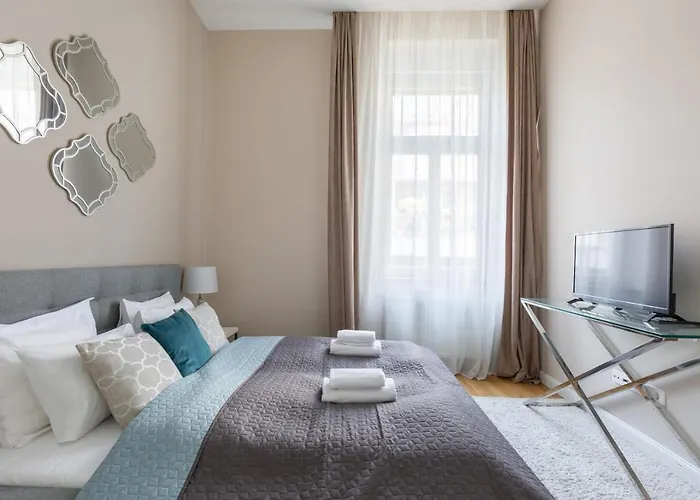 Lovely 2-bedroom At The Vaci Street Apartament Budapesta