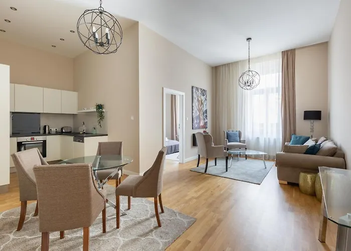 Lovely 2-bedroom At The Vaci Street Budapesta