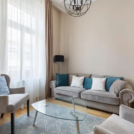 Lovely 2-bedroom At The Vaci Street Appartement Boedapest